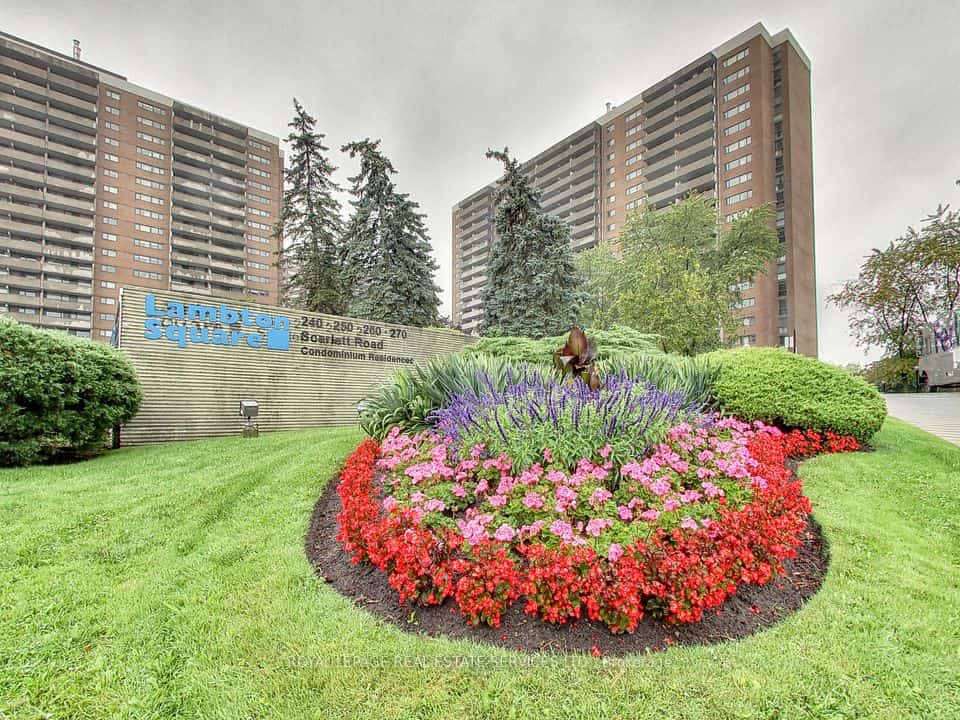 240 Scarlett Road #1302, Toronto, ON M6N 4X4