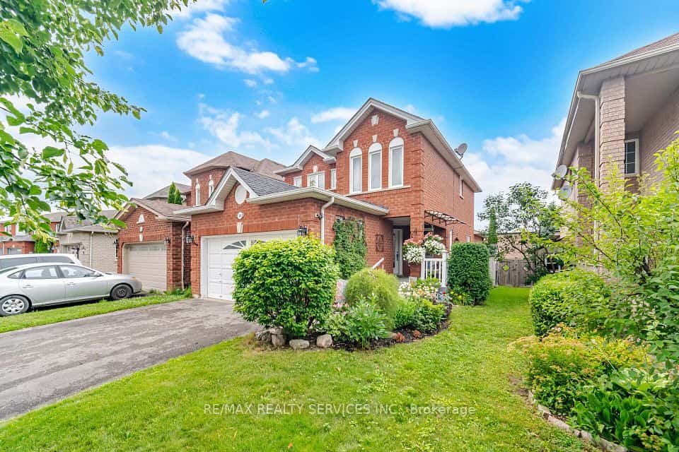 30 Henderson Crescent, New Tecumseth, ON L9R 1Y3