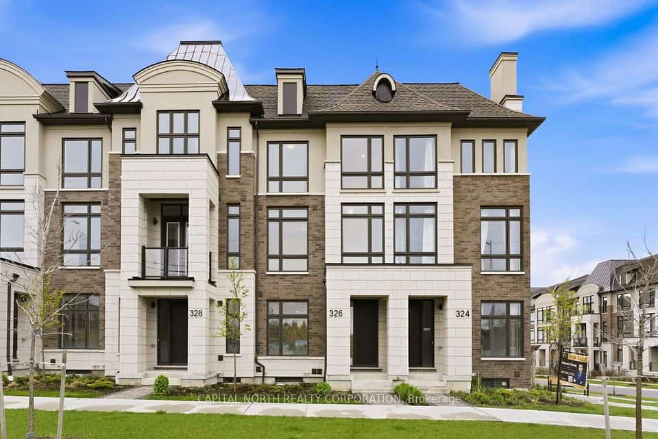 326 King Road, Richmond Hill, ON L4E 1L4