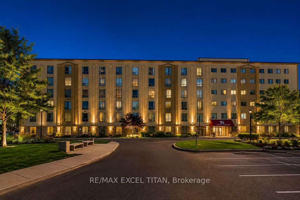 1407 Dupont Street #112, Toronto, ON M6H 4J7