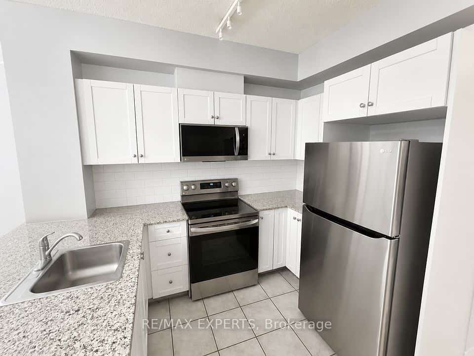 1359 Rathburn Road #209, Mississauga, ON L4W 5P7