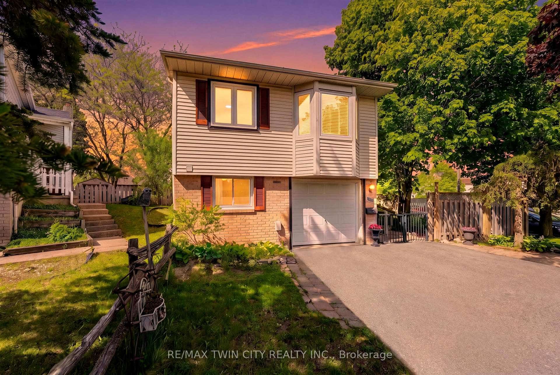 171 Herron Place, Waterloo, ON N2T 1H2