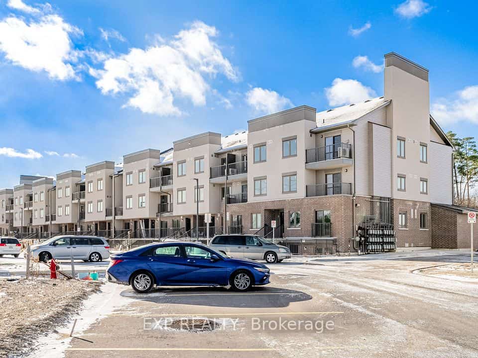 370 Fisher mills Road #C01, Cambridge, ON N3C 4N5