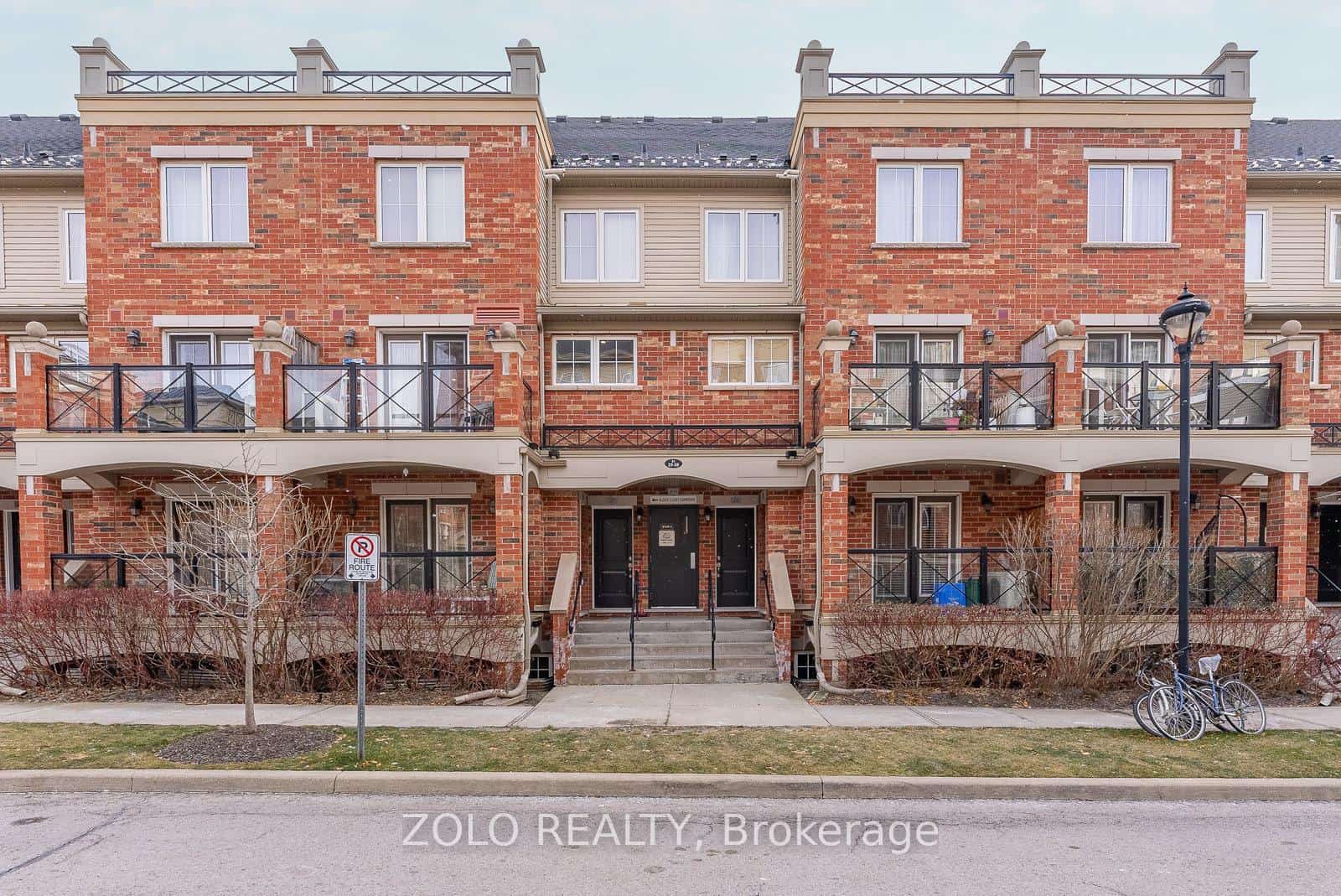 51 Hays Boulevard #28, Oakville, ON L6H 0J1