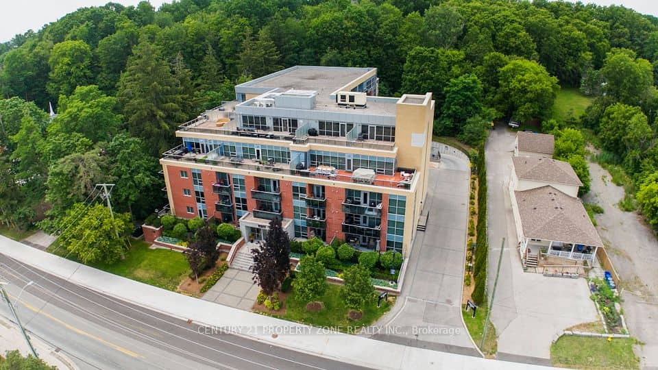8302 Islington Avenue, Vaughan