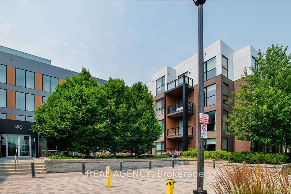 150 Sabina Drive #304, Oakville, ON L6H 0W3