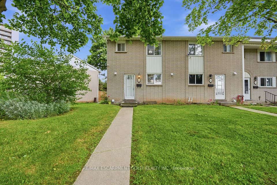 82 Riverdale Drive #14, Hamilton, ON L8E 1K3