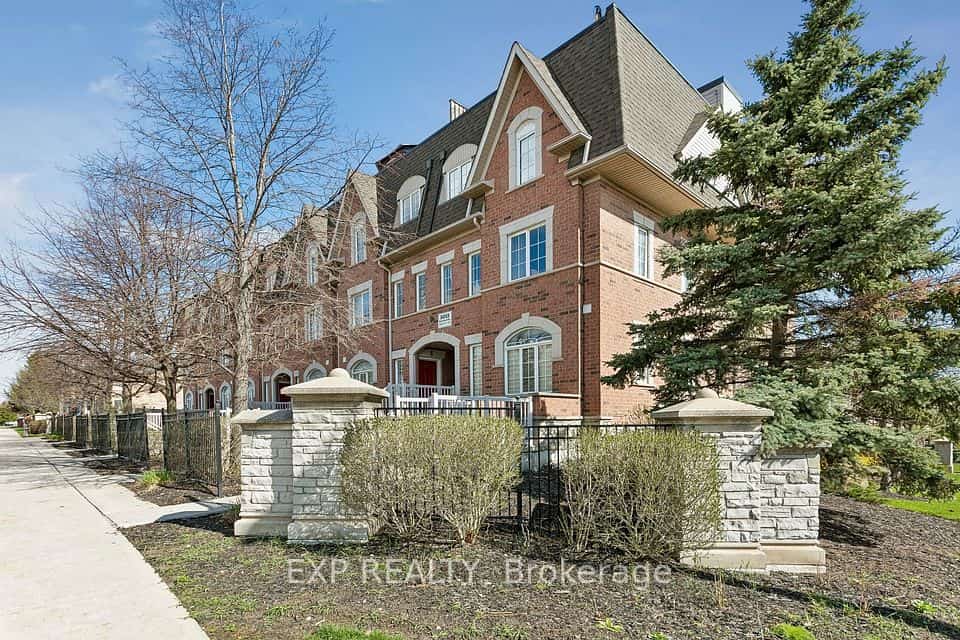 3055 Elmcreek Road #13, Mississauga, ON L5B 4J9