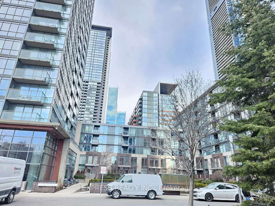 15 Fort York Boulevard #705, Toronto, ON M5V 3Y4