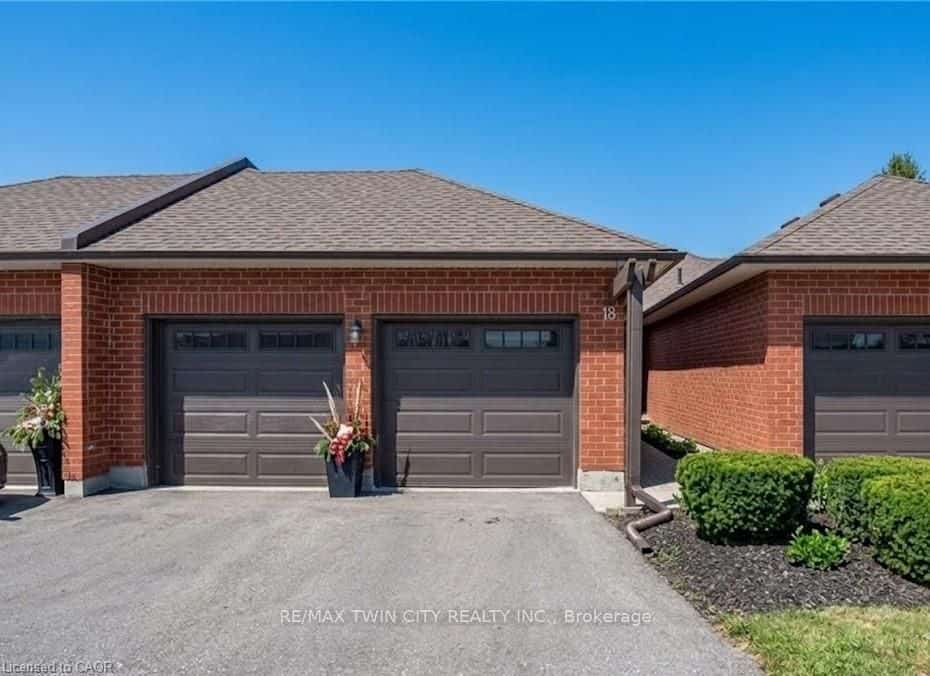 10 ISHERWOOD Avenue #18, Cambridge, ON N1R 8L5