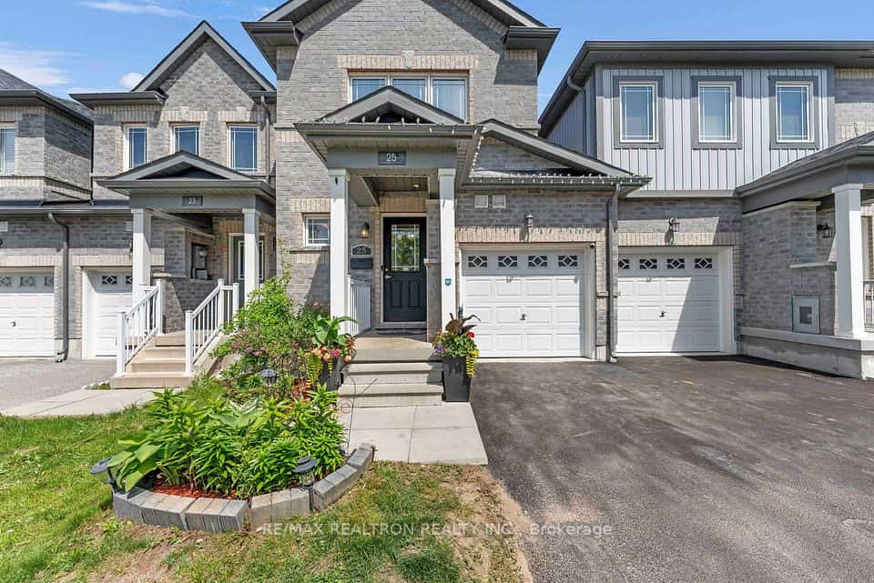 25 ROBINSON Street, Barrie, ON L4N 3J1