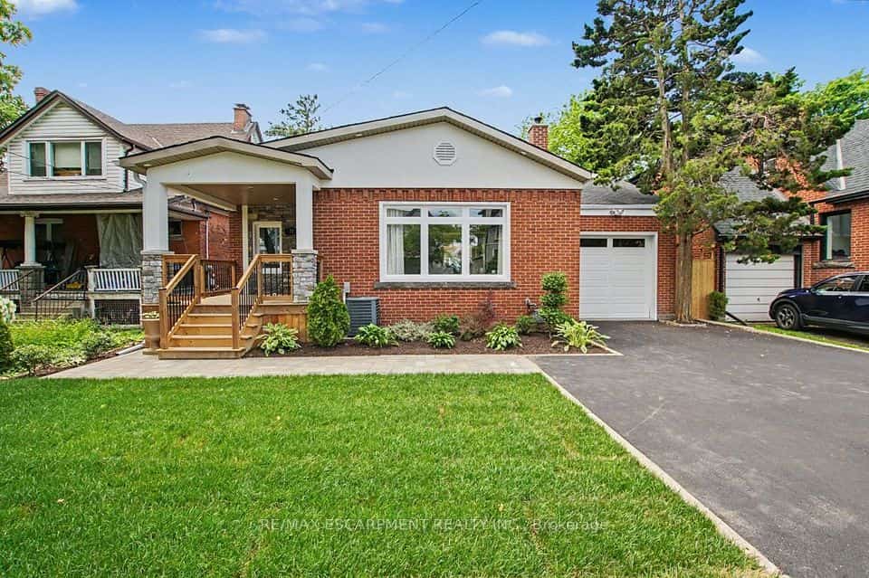72 Mountain Park Avenue, Hamilton, ON L9A 1A3