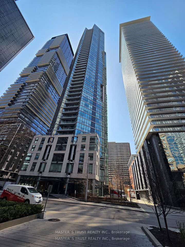45 Charles Street S #310, Toronto, ON M4Y 0B8