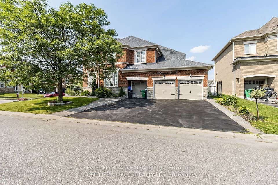 19 Valleyside Trail, Brampton, ON L6P 2G4