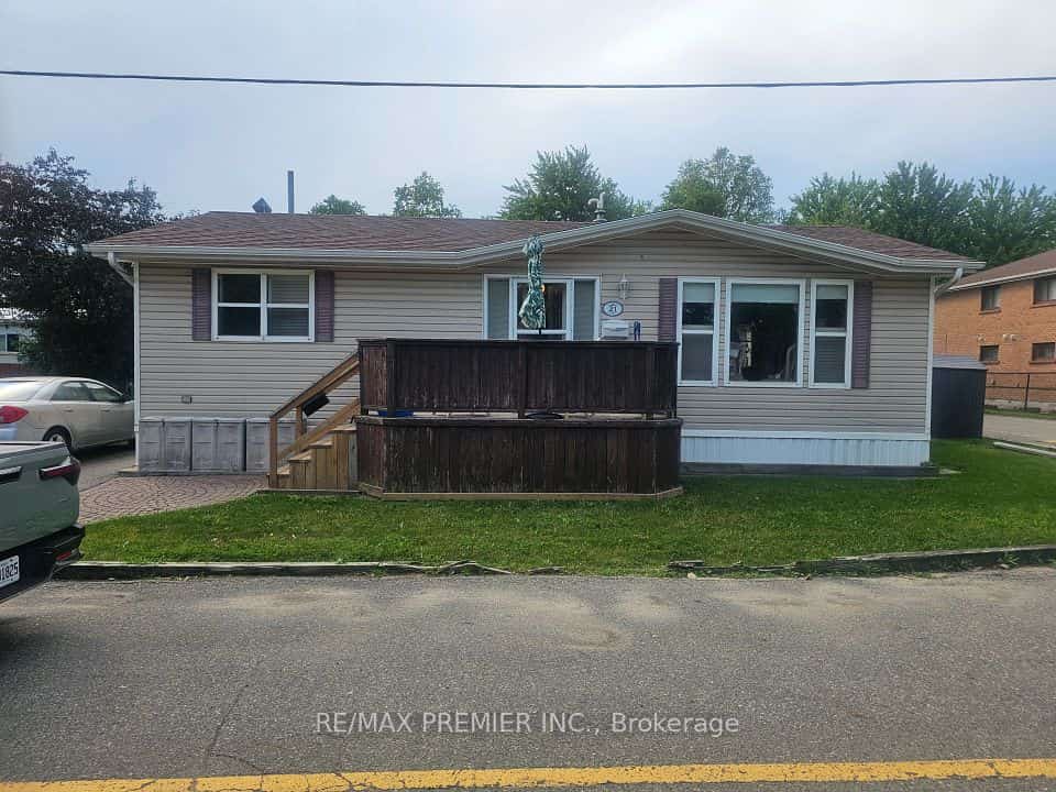 1749 Dundas Street E, Mississauga, ON L4X 2R6