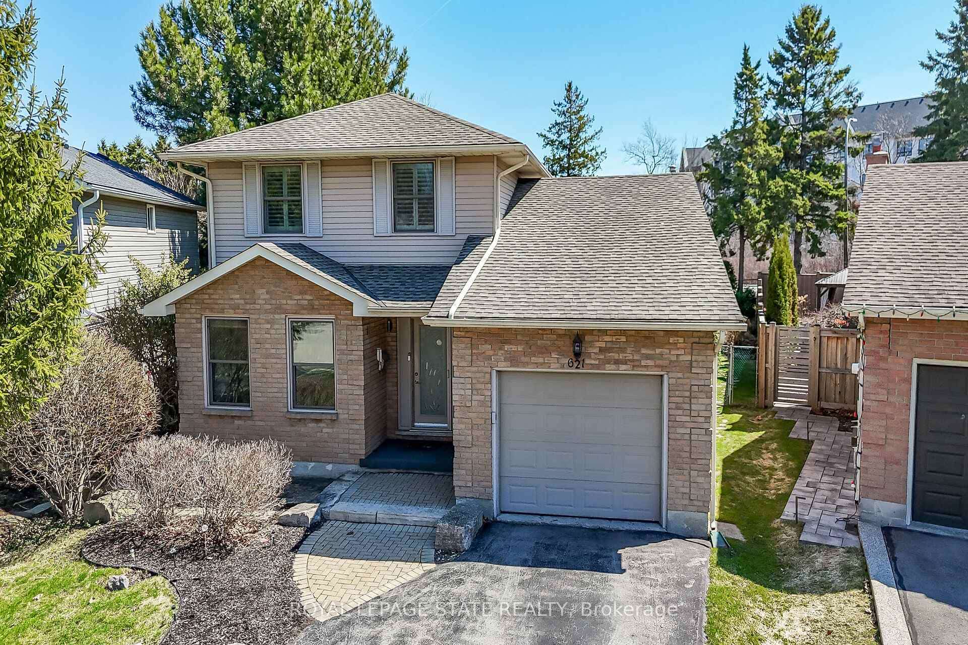 621 Tomahawk Crescent, Hamilton, ON L9G 3T4