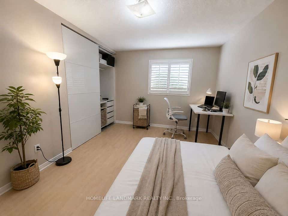 4674 Antelope Crescent, Mississauga, ON L4Z 2X1