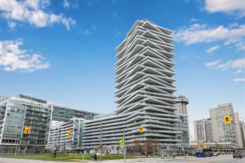 15 Queens Quay E #208, Toronto, ON M5E 0A5