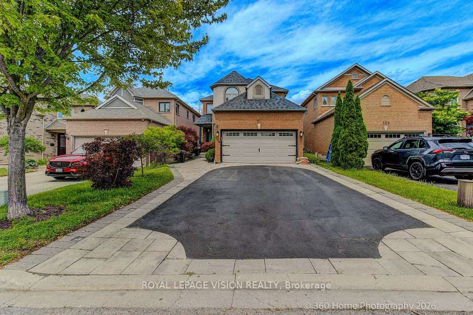 106 Copley Street, Pickering, ON L1V 6V6