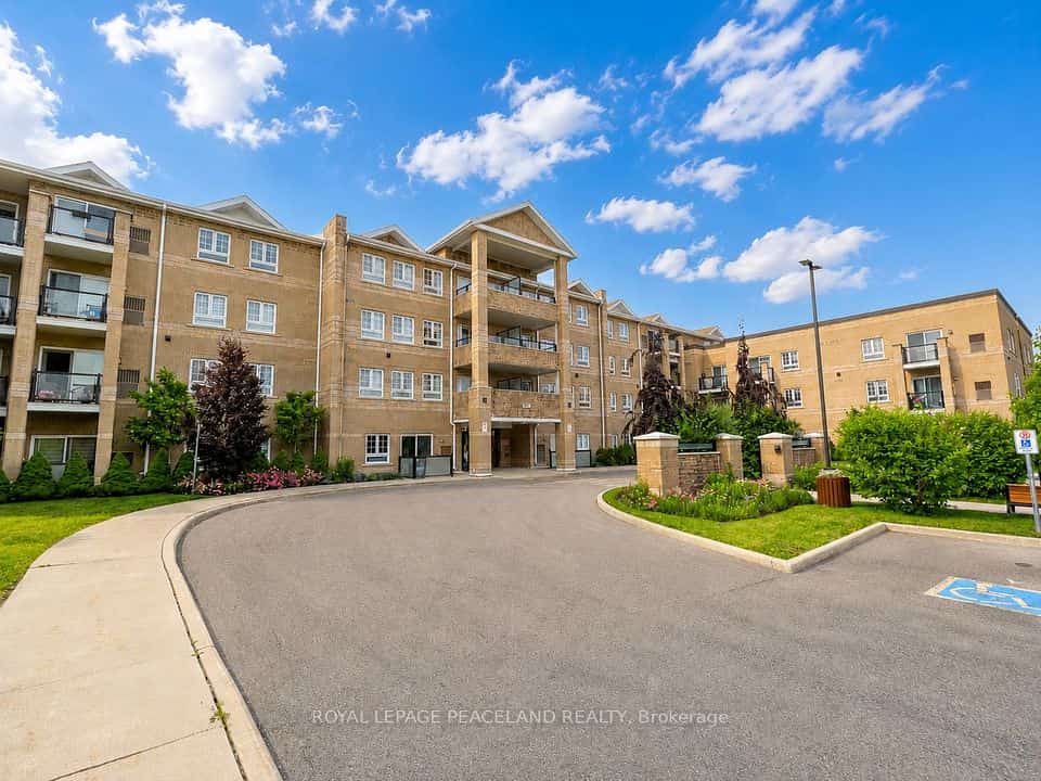 481 Rupert Avenue #307, Whitchurch-Stouffville, ON L4A 1T7