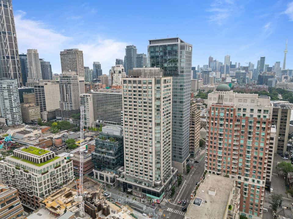 Residences of Yorkville Plaza, Toronto