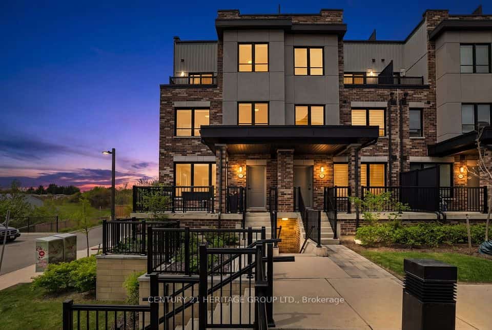 50 Baynes Way #1, Bradford West Gwillimbury, ON L3Z 4M4