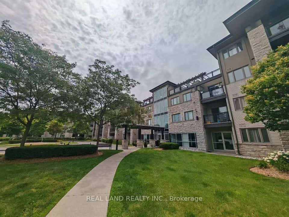 570 Lolita Gardens #127, Mississauga, ON L5A 0A1