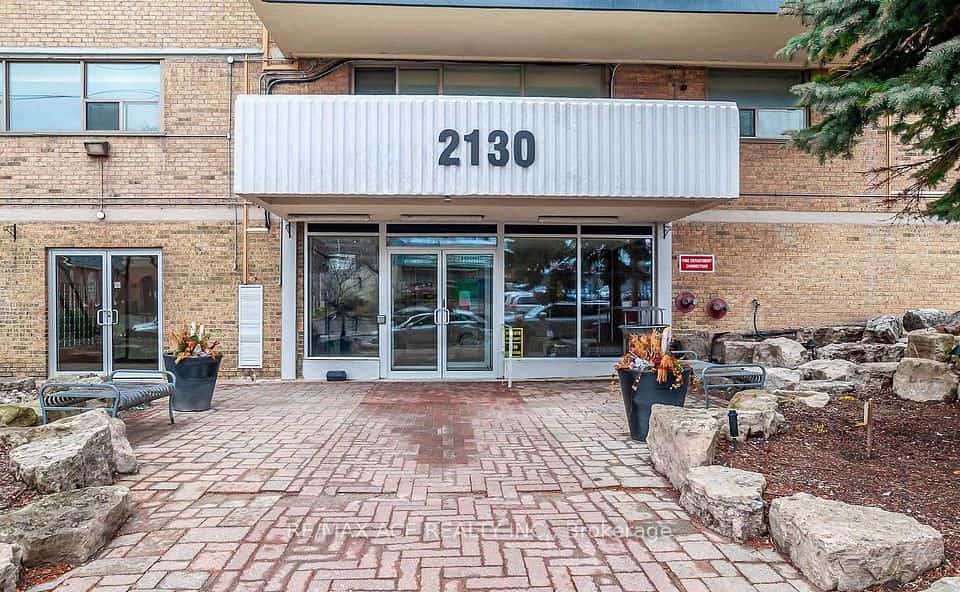 2130 Weston Road #906, Toronto, ON M6N 3R9