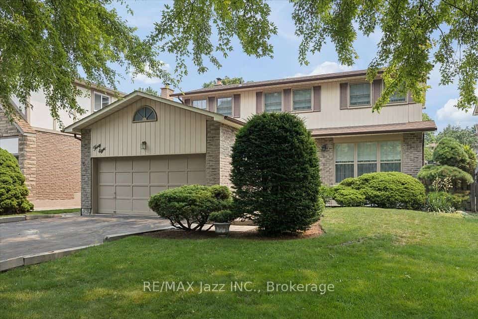 38 Trinity Crescent, Whitby, ON L1N 6L2