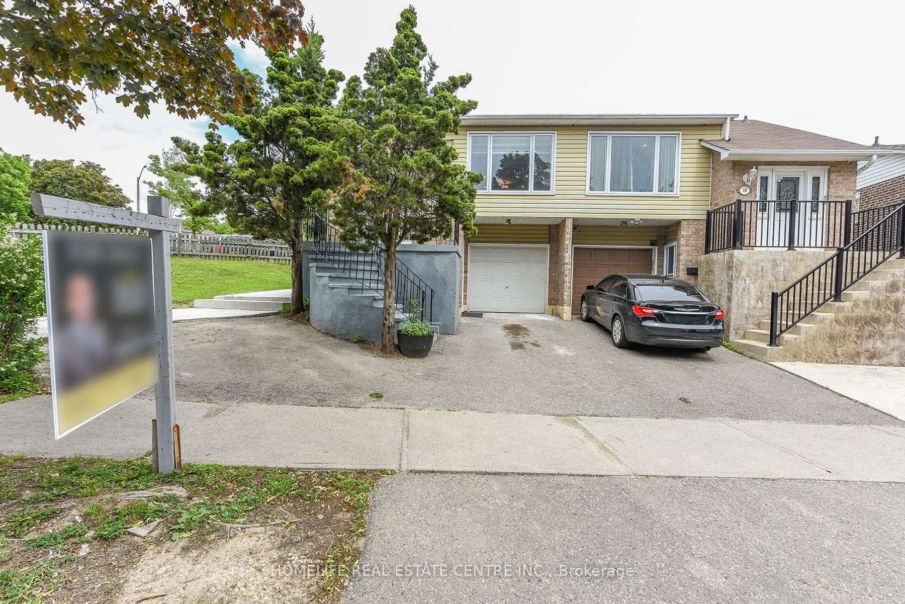 12 Courtleigh Square, Brampton, ON L6Z 1J3