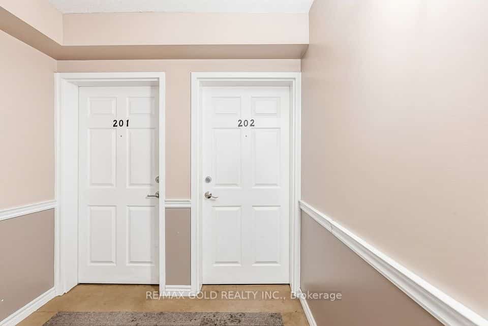 1340 Main Street E, Milton