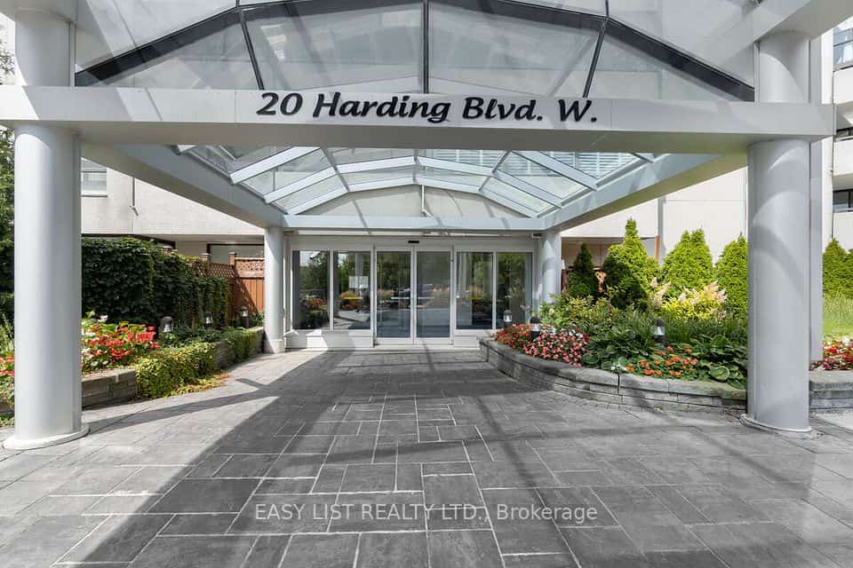 20 Harding Boulevard W, Richmond Hill
