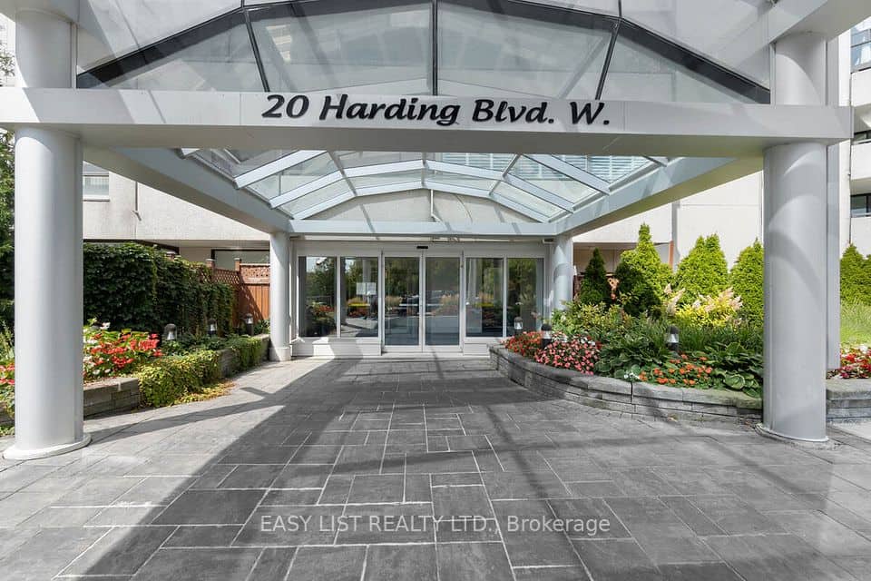 20 Harding Boulevard W, Richmond Hill