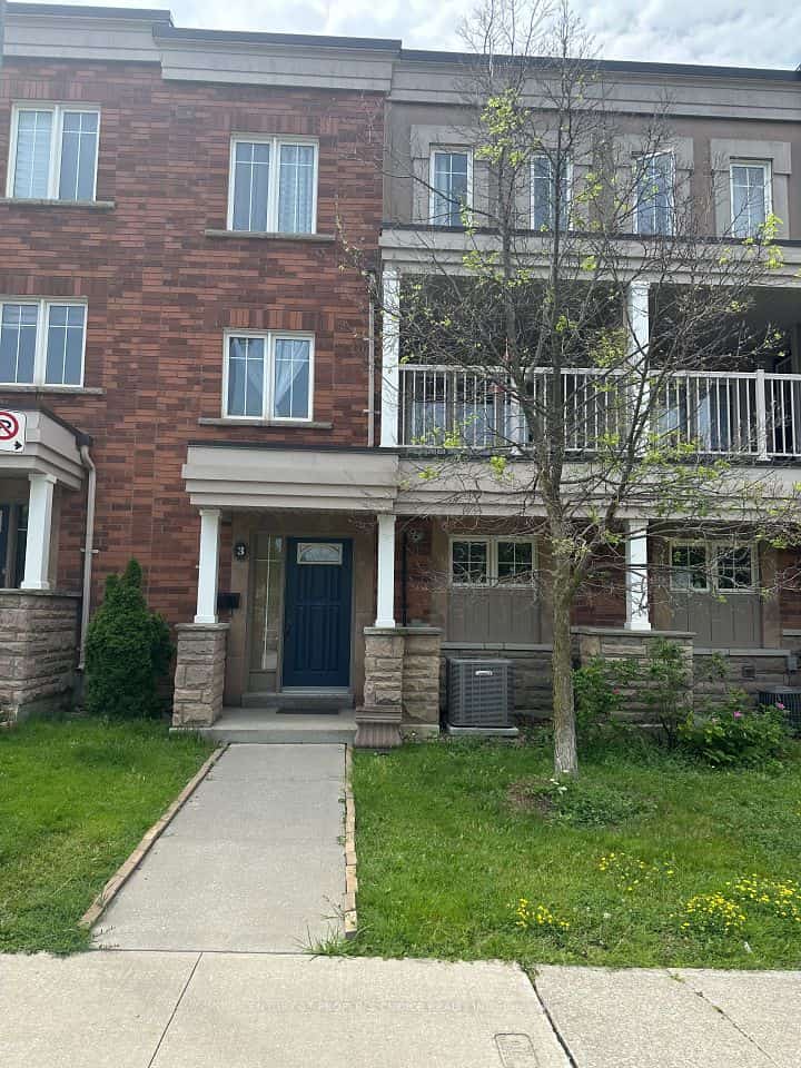 375 Cook Road #3, Toronto, ON M3J 3T6