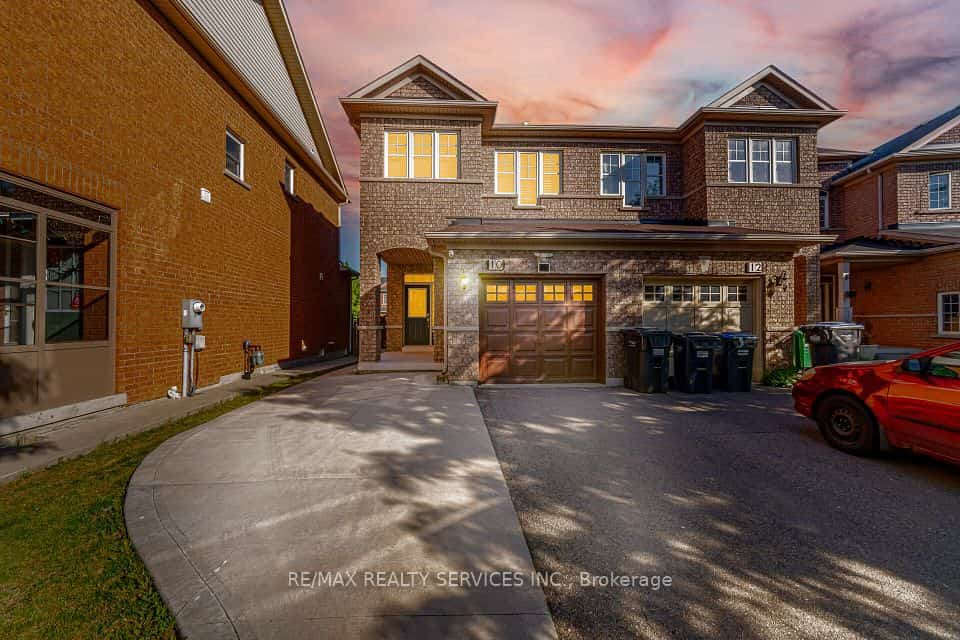 10 Deepcoral Court, Brampton, ON L6V 4P7