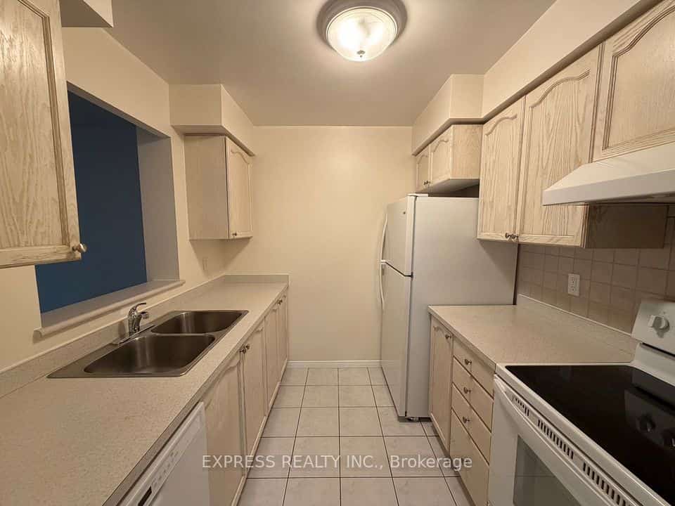 29 Pemberton Avenue #1005, Toronto, ON M2M 4L5