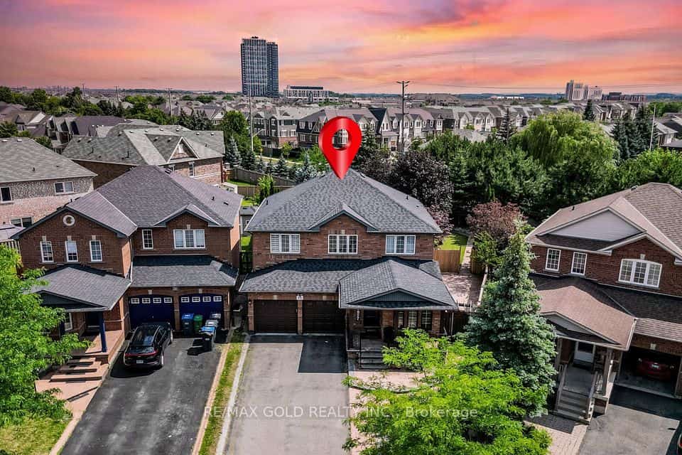 60 Four Seasons Circle, Brampton, ON L7A 2A7