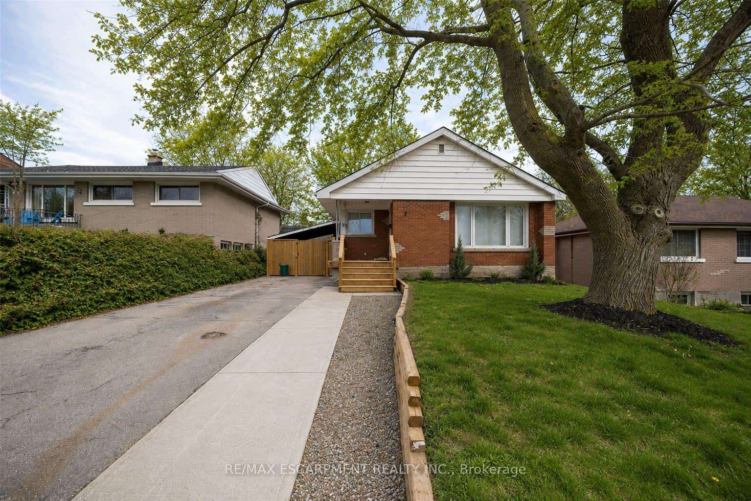 76 Glenview Avenue, Cambridge, ON N1R 2W2