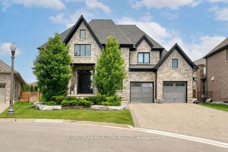 908 Fall Harvest Court, Kitchener, ON N2P 2M2