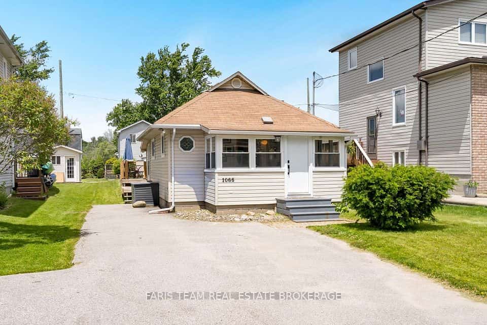 1066 Wood Street, Innisfil, ON L0L 1K0