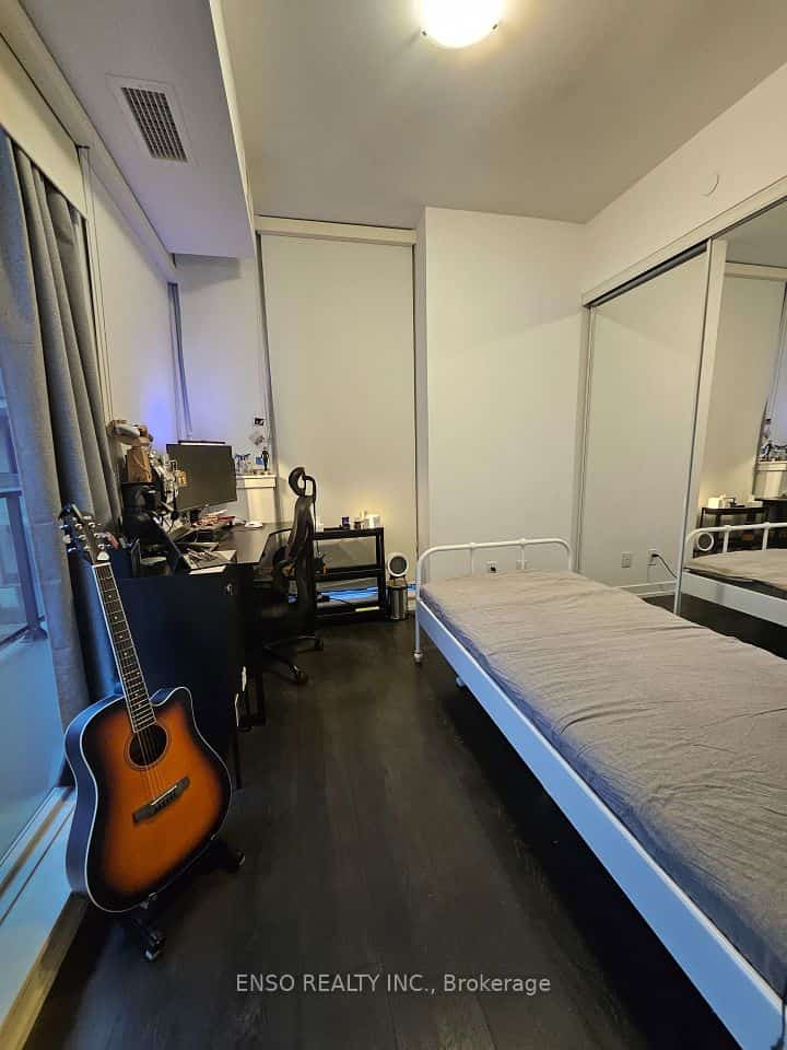 297 College Street #1221, Toronto, ON M5T 0C2