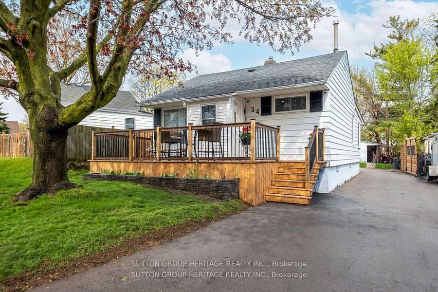 34 Maple Street, Ajax, ON L1S 1V7