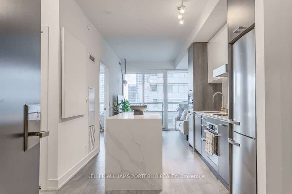 11 Lillian Street #706, Toronto, ON M4S 2H7