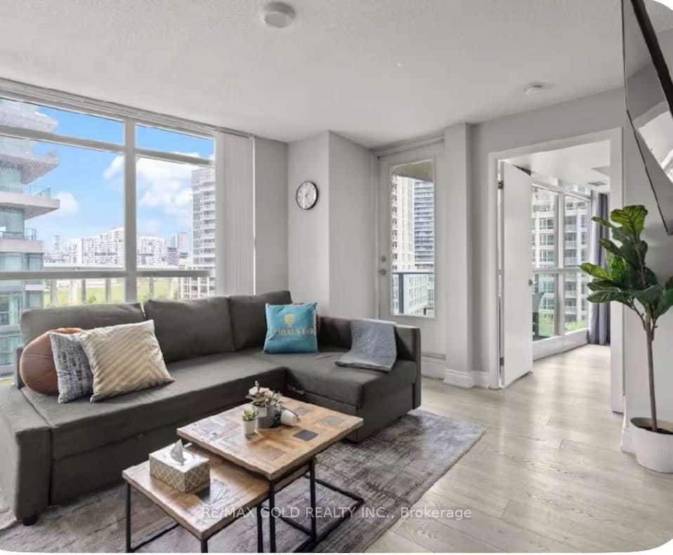 215 Fort York Boulevard #620, Toronto, ON M5V 4A2