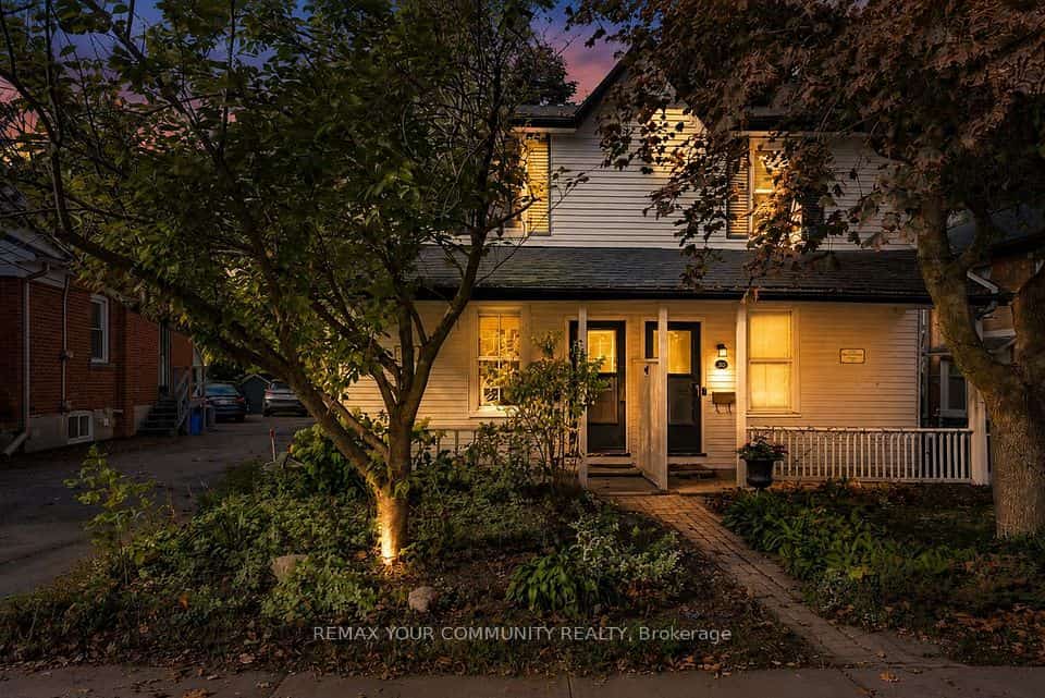 30 Elizabeth Street S, Richmond Hill, ON L4C 3V4