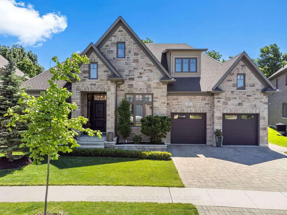 44 Pioneer Ridge Drive, Kitchener, ON N2P 0G6