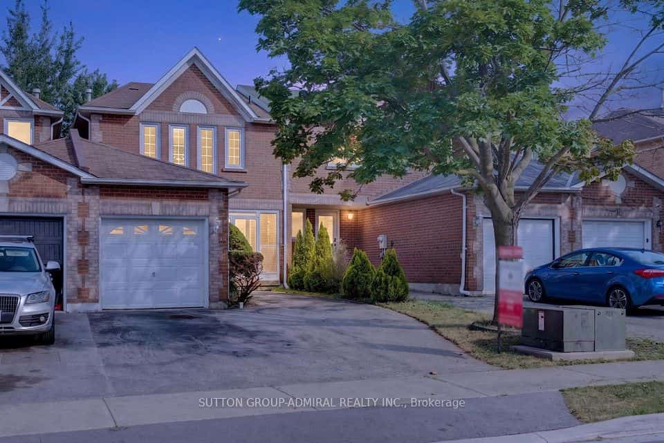 14 Mullis Crescent, Brampton, ON L6Y 4T3