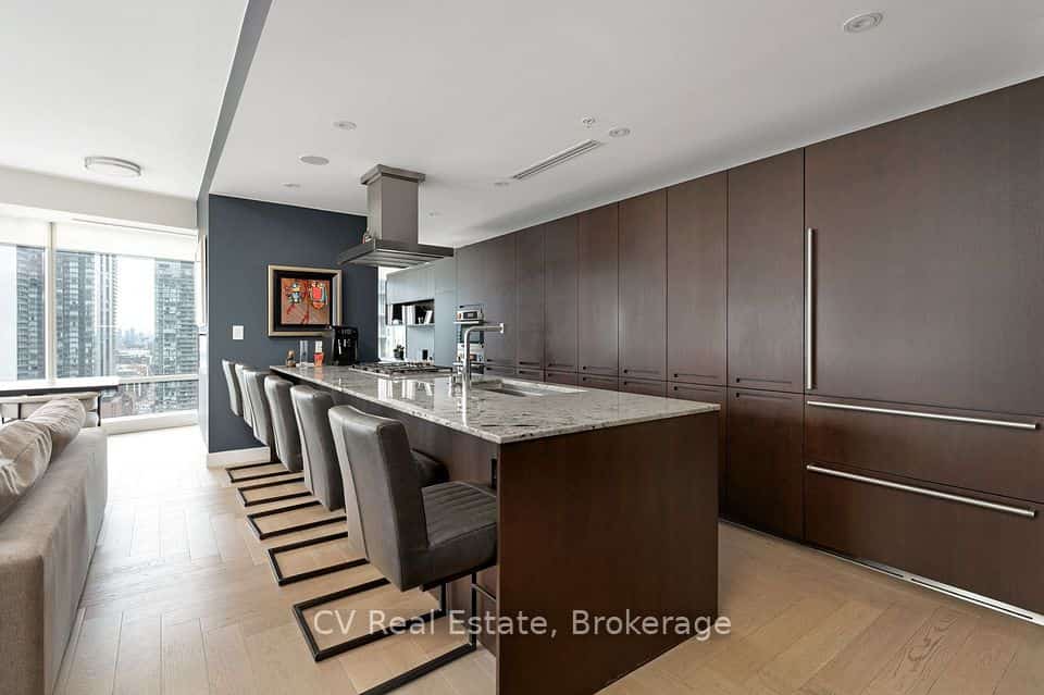 180 University Avenue #3001, Toronto, ON M5H 0A2