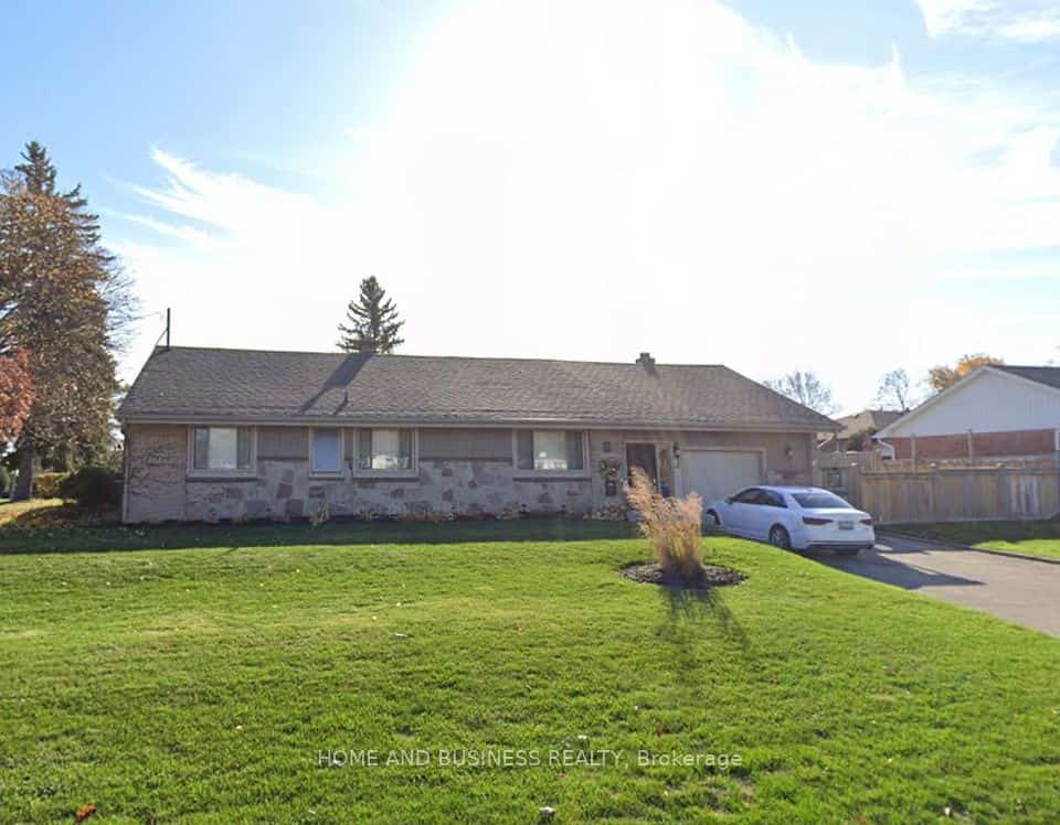 8 Sora Drive, Mississauga, ON L5M 1B2