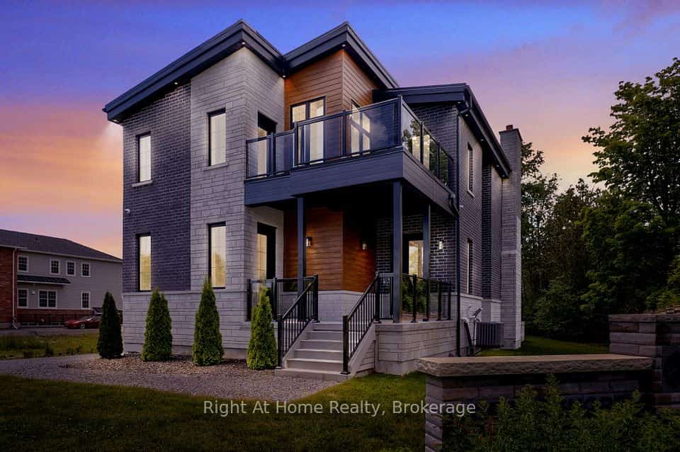 213 Suzanne Mess Boulevard, Cobourg, ON K9A 3L3
